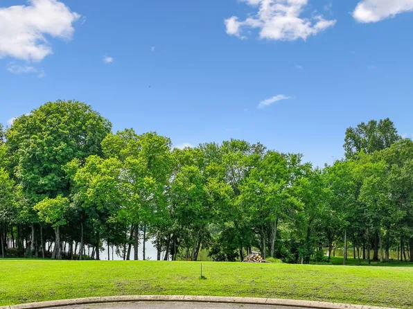 1060 Emerald Valley Dr, Castalian Springs, TN 37031