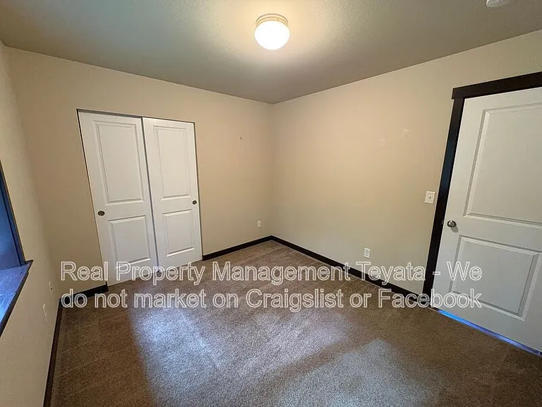 418 Jeff St — Photo 14
