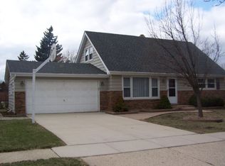 1216 Countryside Dr, Elgin, IL 60123