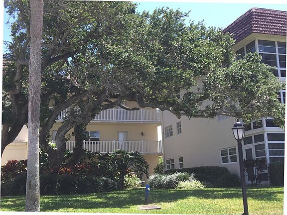 4th image of 5400 Highway A1a