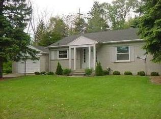 2928 W Tienken Rd, Rochester Hills, MI 48306