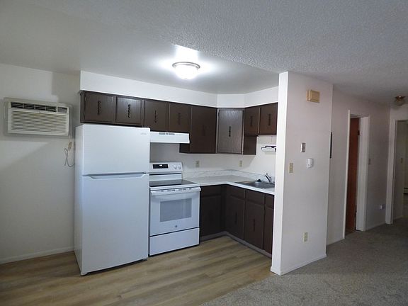 2nd image of 1968 McCall Pl #8