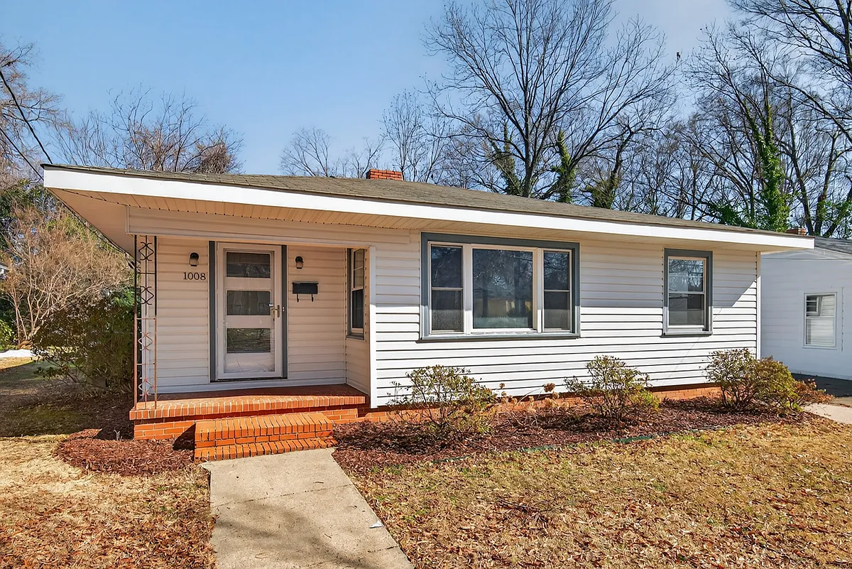 Building Photo - 1008 Iredell St