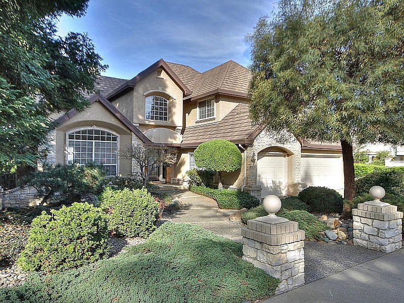 1st image of 235 Cascade Falls Dr