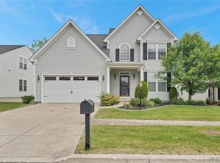 41 Greenside Dr, Grand Island, NY 14072