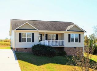 3 Deerfield Ct, Thomasville, NC 27360