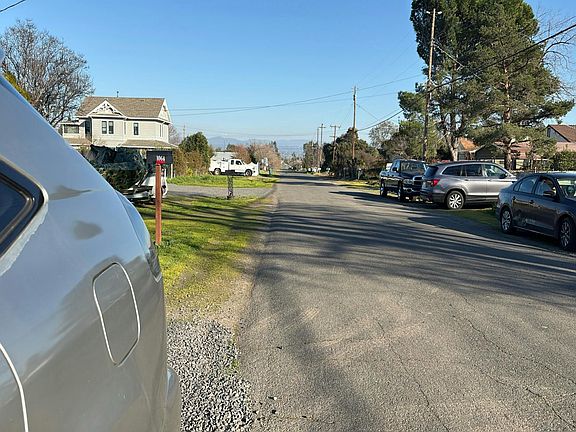 5th image of 1069 Thermalito Ave
