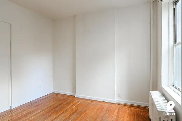 Rented by REZI | media 62