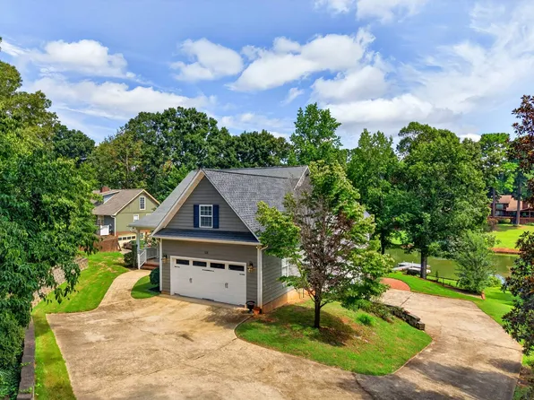 110 Lake Bowen Dr, Inman, SC 29349