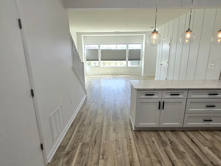 44812 Tiverton Sq — Photo 3