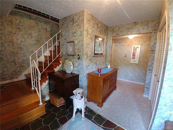 3rd image of 3502 Sussex Dr
