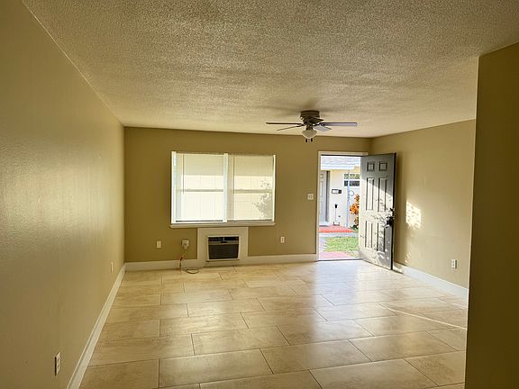4th image of 114 E Avenue A #114