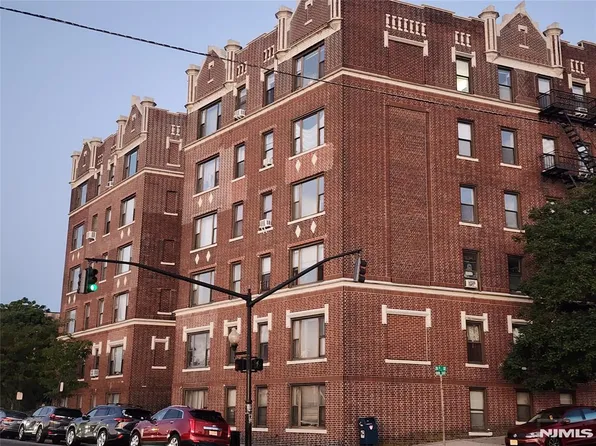 1055 Boulevard East #B7, Weehawken, NJ 07086