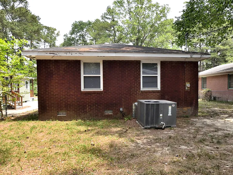 1581 Charter Dr — Photo 2