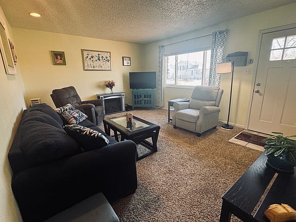 3rd image of 100 Lawley Dr