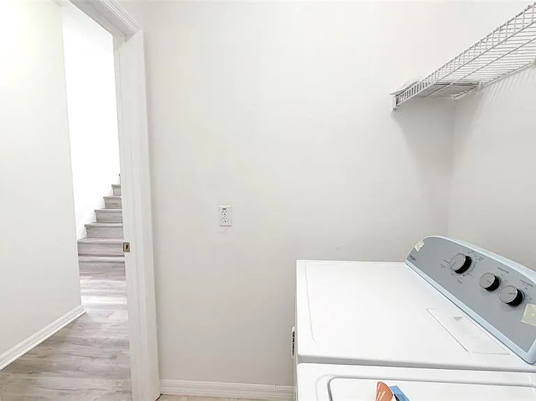 203 Madison Cir — Photo 22