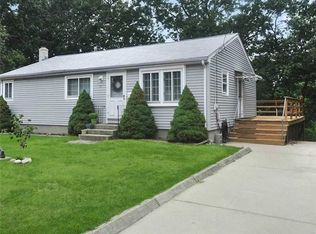 51 Elberta St, Warwick, RI 02889