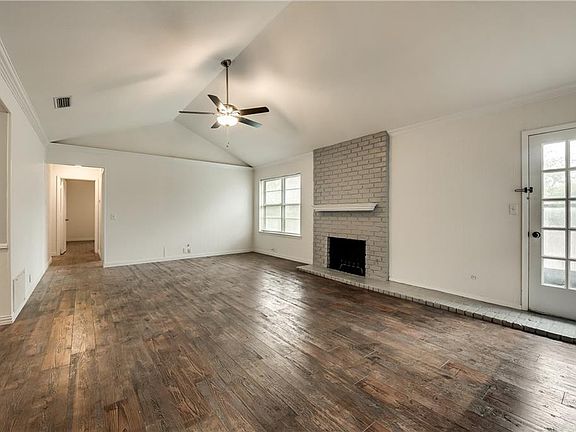 5th image of 5806 Thoreau Ln