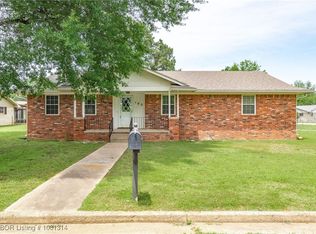 102 Dogwood Ave, Poteau, OK 74953