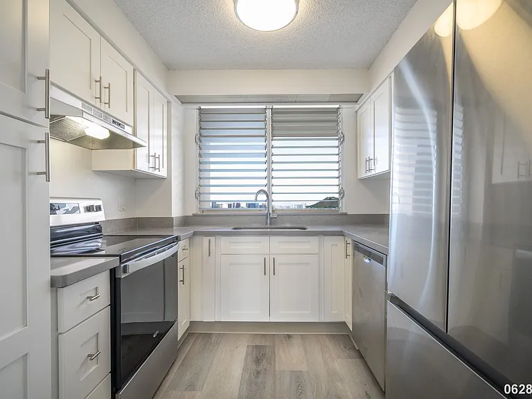 1212 Punahou St #3305 — Photo 13