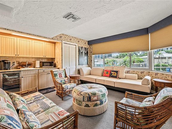 4th image of 4041 Gulf Shore BLVD N #106
