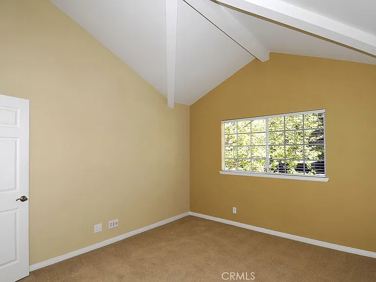 3055 E Hillcrest Dr — Photo 23