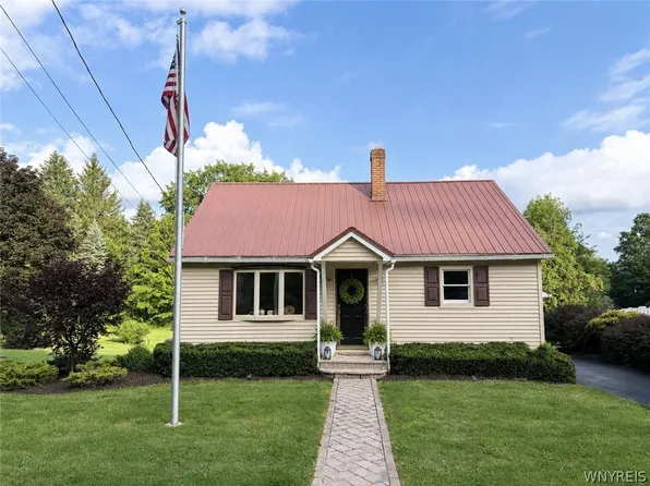 27 Prospect St, Fillmore, NY 14735
