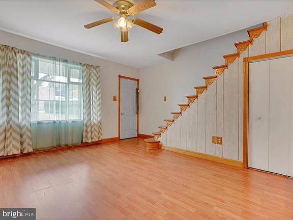 5th image of 518 S Mill St