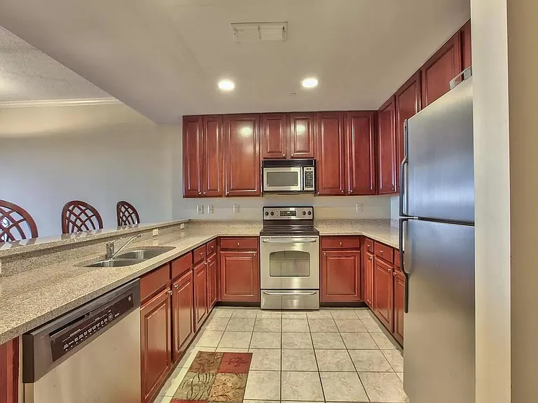 213 W College Ave #802 — Photo 7