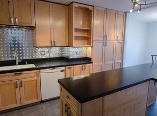 616 Westwood Ct, Wheeling, IL