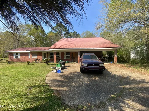 3813 Dearman Ave, Moss Point, MS 39563