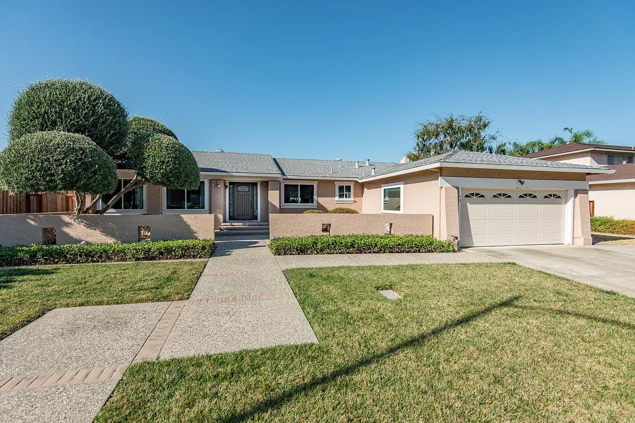 109 Piazza Way photo 1