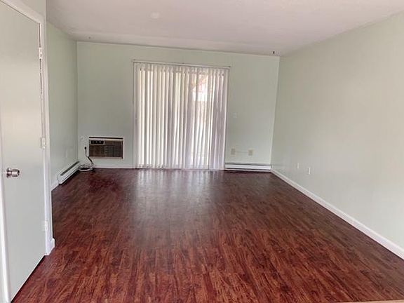 3rd image of 204 Pleasant St Building 1