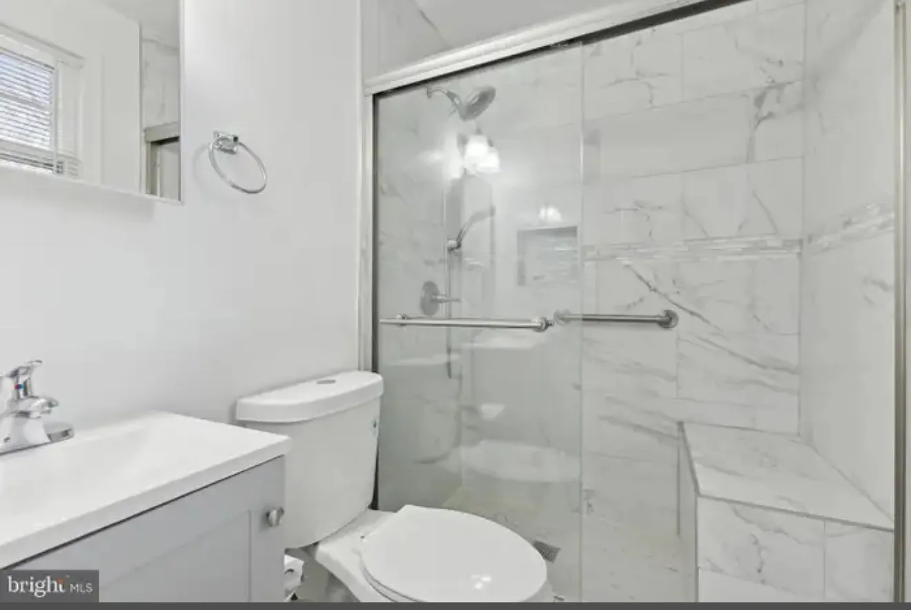 7 bed, 3514 sqft, $1,100 — Photo 2