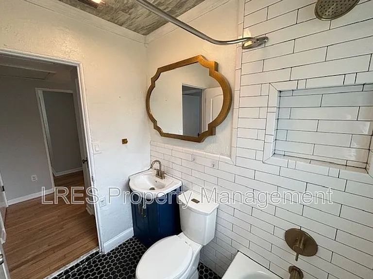 429 Wiltshire Rd — Photo 21