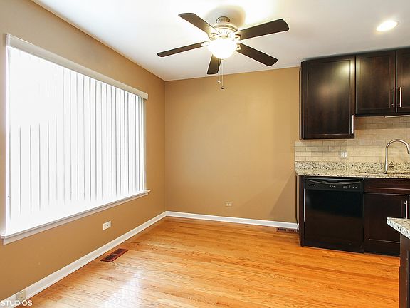 5th image of 1959 N Jamestown Dr