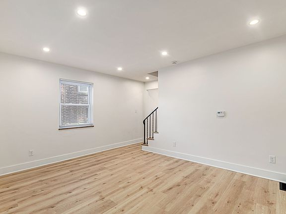 2nd image of 1014 Hilo Ln