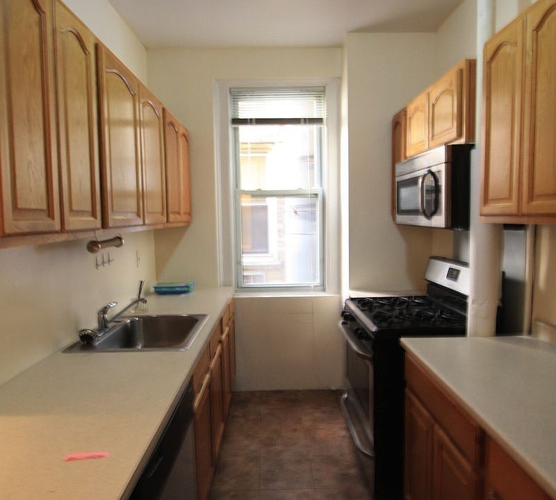 1st image of 200 W 93rd St APT 2B