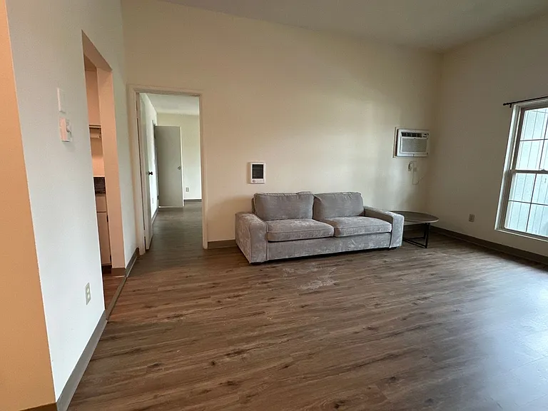 University Park Apartments near Cornell University — Photo 189