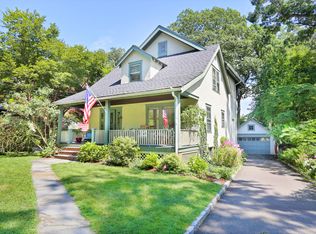 79 Valleywood Rd, Cos Cob, CT 06807