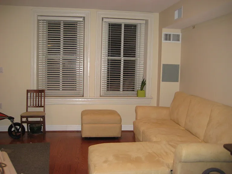 108 4th St SE #2 — Photo 3