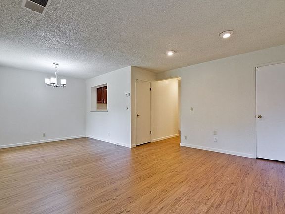4th image of 4808 Alexandria Ln