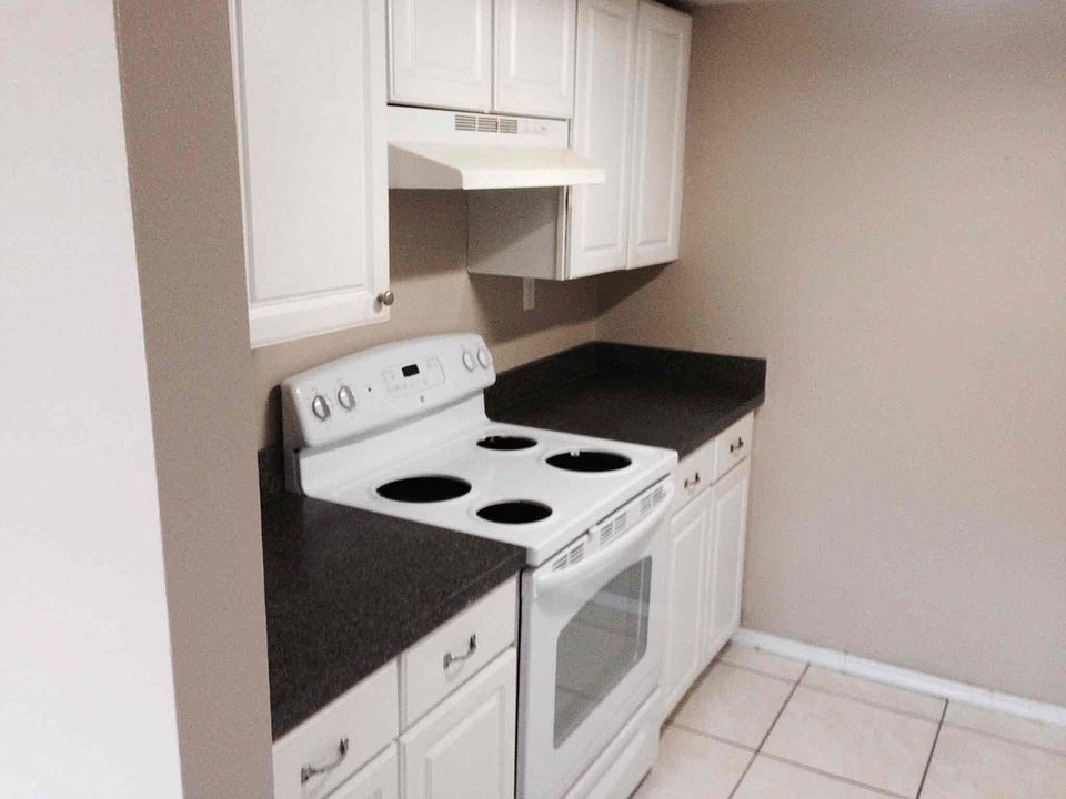 1st image of 1422 W Holden Ave APT D