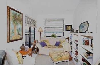 5th image of 902 Congressional Way