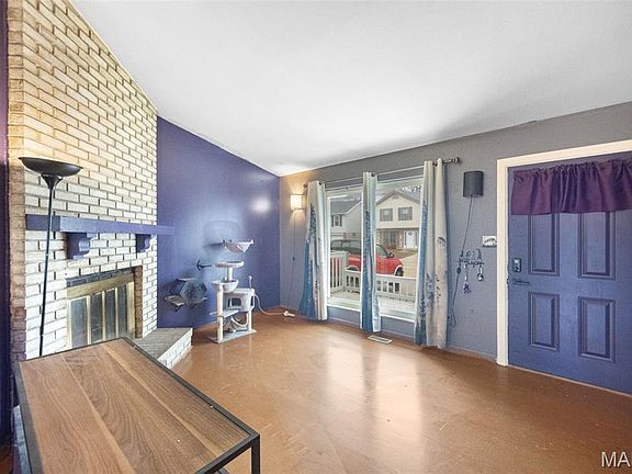 4th image of 2540 Plymouth Dr