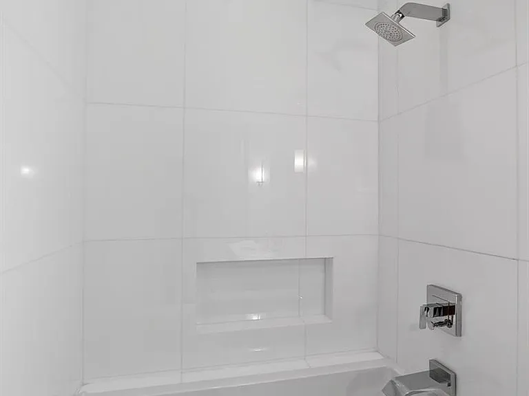 2301 Collins Ave #14 — Photo 13