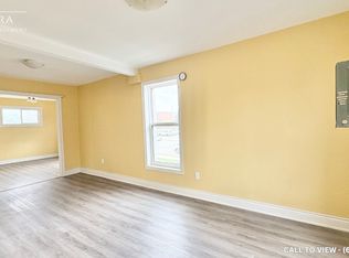 32 Brock St W #3, Oshawa, ON L1G1R4