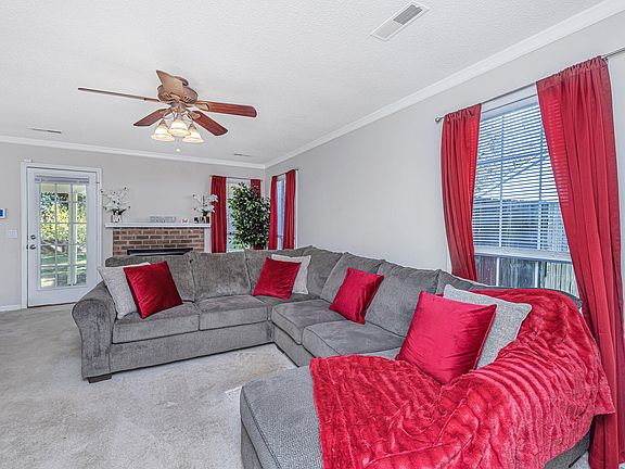 4th image of 104 Brighton Ln