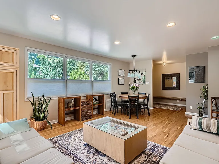 860 Willowbrook Rd — Photo 8