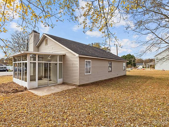 3rd image of 5422 Barnview Ct